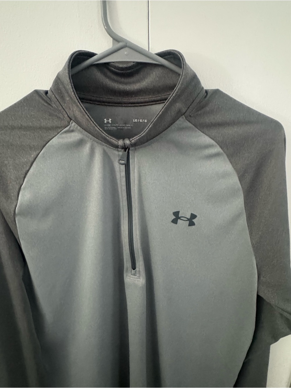 Under Armour Men's Grey/Charcoal 1/4 Zip Performance Pullover Loose fit Size L